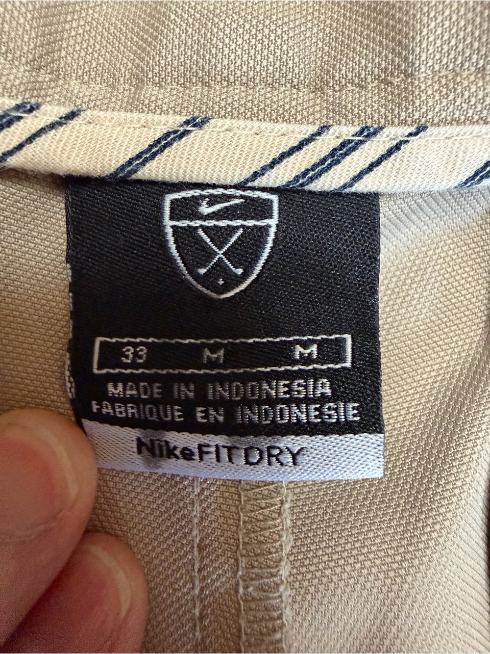 Nike Beige/Tan Performance Golf Shorts with Subtle Stripe Detail - Picture 3 of 6